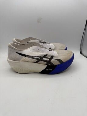 ASICS METASPEED RAY women’s 7.5 Racing Shoes with Black Logos and Blue Toe S8